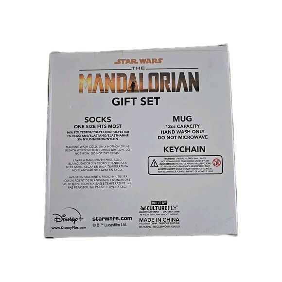 New In Box Mandalorian Gift Set - Mug , Socks Keychain Built By Culture Fly NIB - Picture 2 of 4